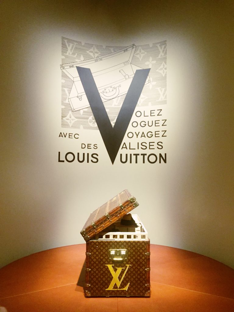Volez, Voguez, Voyagez – Louis Vuitton (空へ、海へ、彼方へ